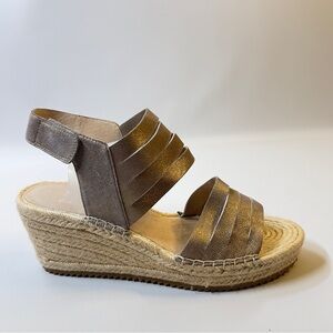 EILEEN FISHER Women’s size 8 Strappy Beige Gold Wedge Sandal Open Toe